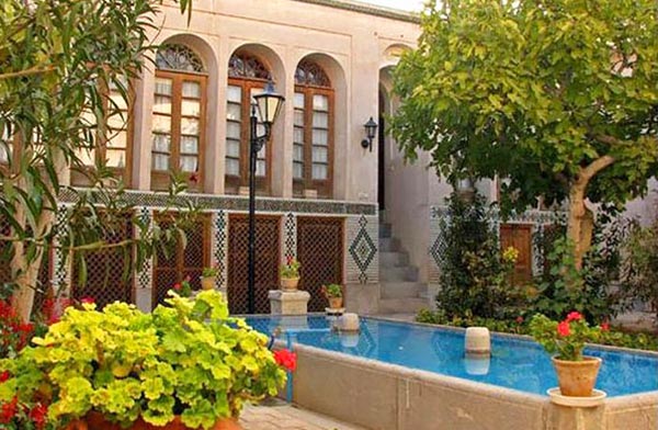 طراحی حیاط ایرانی سنتی